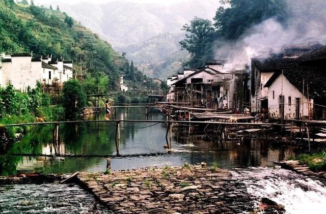 秋季皖南旅行去哪儿比较有特色，有适合自驾的路线给推荐下吗？