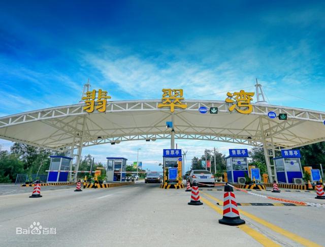 大学生暑假穷游想去海边玩，有没有什么好玩的景点推荐一下？