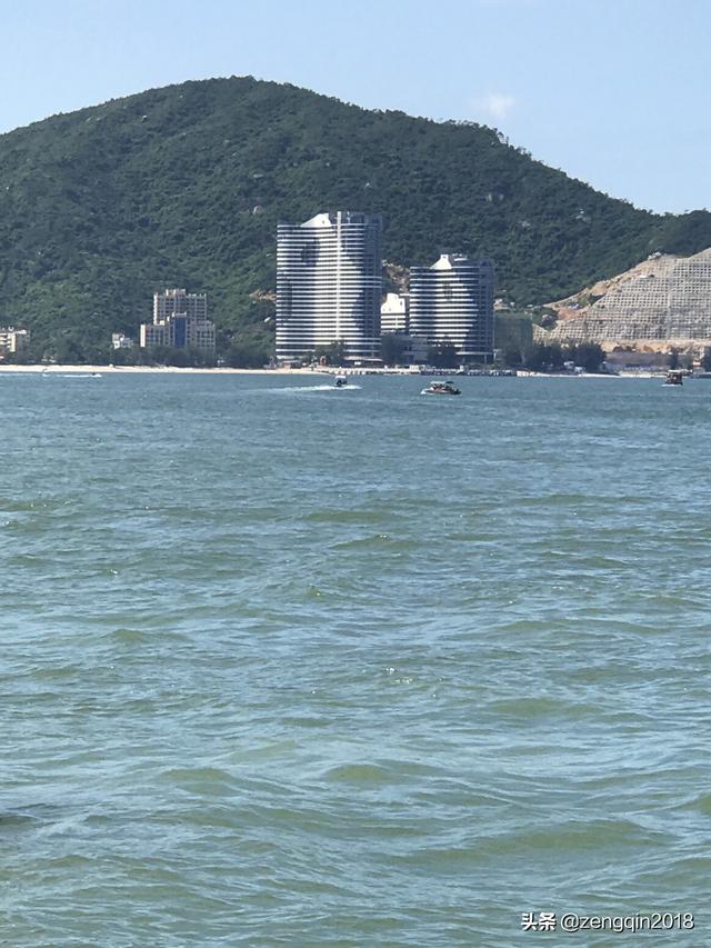 这个暑假我想去海边玩，有什么推荐的地方？
