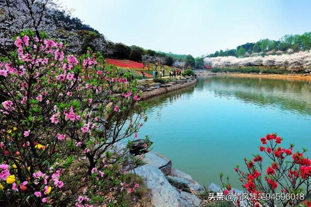 大家知道秋天去湖南旅游哪比较合适吗？最好景点多的？