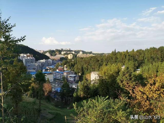 九月底农历已是深秋，谁有秋天的美景能发出来大家欣赏一下吗？