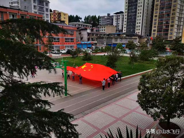 九月底农历已是深秋，谁有秋天的美景能发出来大家欣赏一下吗？