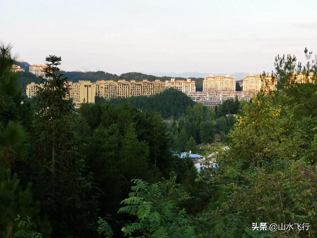 九月底农历已是深秋，谁有秋天的美景能发出来大家欣赏一下吗？