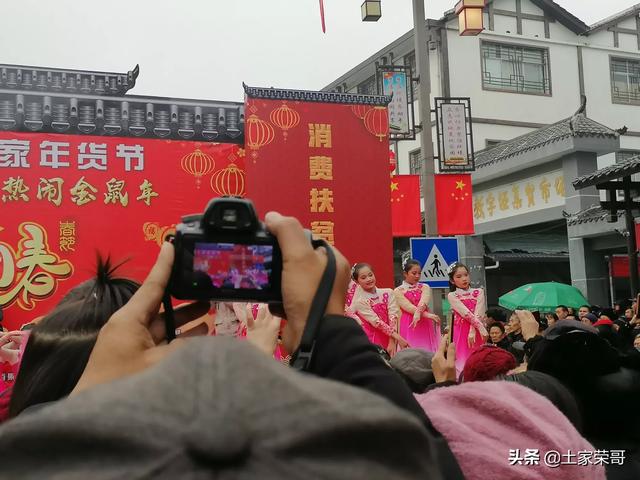 过年去哪里玩热闹？