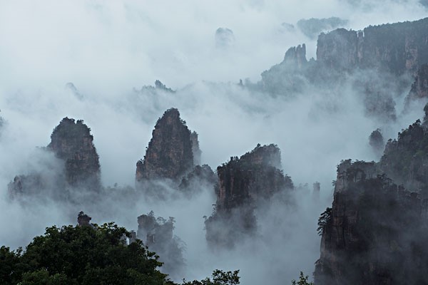 湖南的国庆旅游人数排名第3，为何旅游收入仅排名第9？