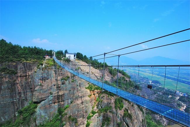 求推荐一下湘潭周边几个适合国庆旅游的地方？不要太远的，环境要好，自驾游方便