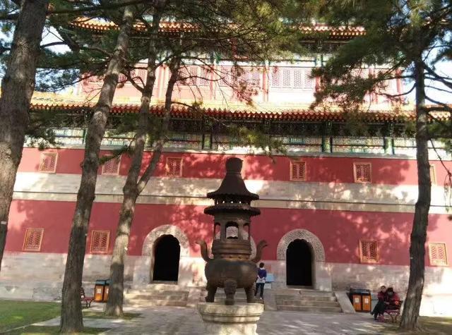承德两日游，除了避暑山庄，还有什么景点可以推荐？美食呢？