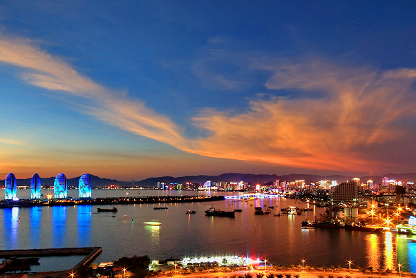 国庆节快到了，有什么值得多日游玩的旅游路线？