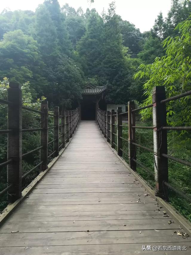 成都周边避暑哪里好，包月多少钱？