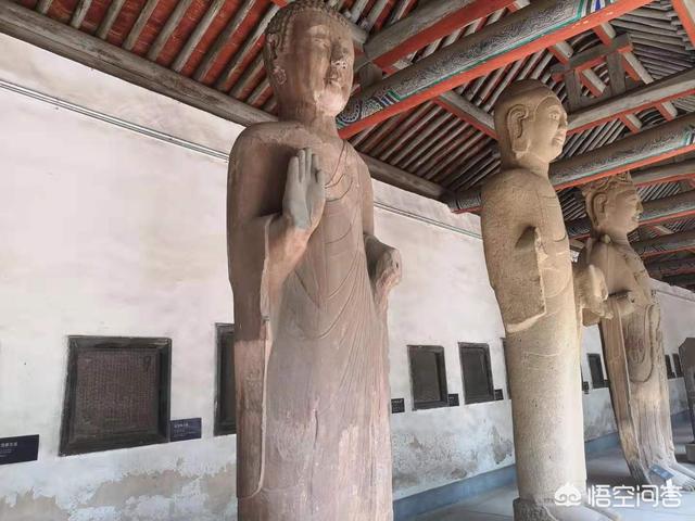 有没有适合这个季节去旅游且消费比较低的地方呢？
