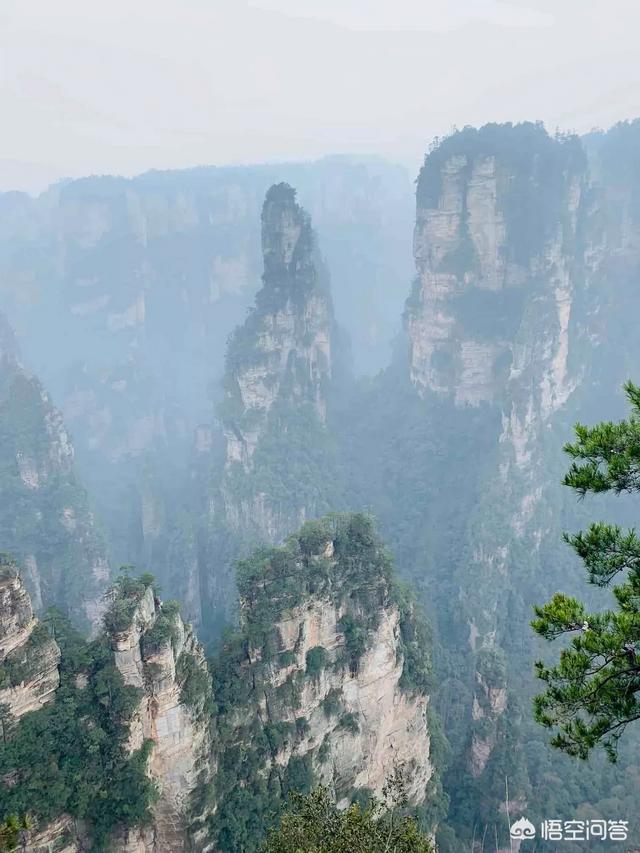 近期计划去旅游，这个季节去哪里最好玩，求一篇好玩省钱的旅游攻略？