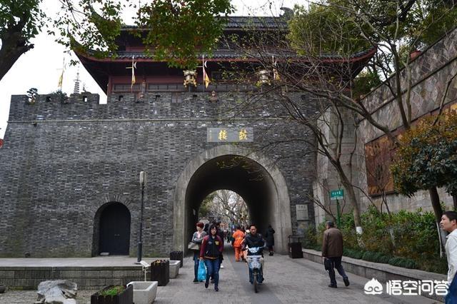 春节假期想带着家人去杭州旅游，有什么攻略吗？