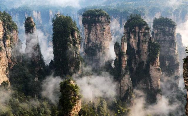 这个季节适合去哪里旅游？