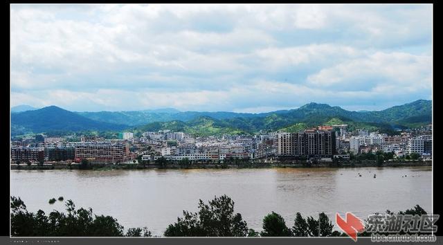 黄冈周边有没有什么风景秀丽有山有水适合自驾游的地方呢？
