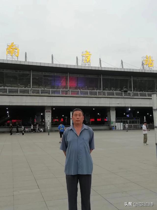 想去南京旅游，请问大家哪里值得玩，哪里吃的东西好吃呢？