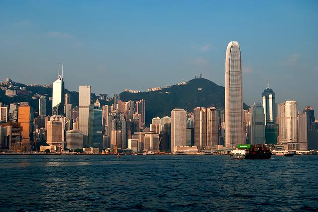 春节要去香港玩，求一份吃喝玩乐的攻略，感谢~？