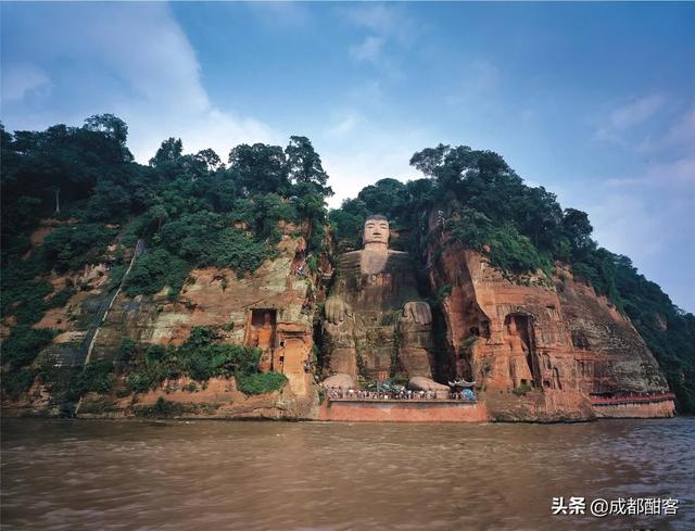 八月适合去成都旅游吗？