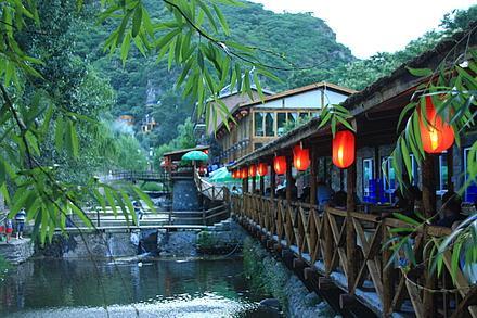 十一和朋友出去玩，北京周边有什么好地方适合旅游游玩的地方吗？急~~~