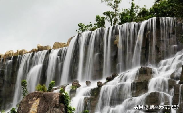 年前准备去深圳旅游几天，有什么好玩的和住宿的推荐吗，我好安排下做个攻略？