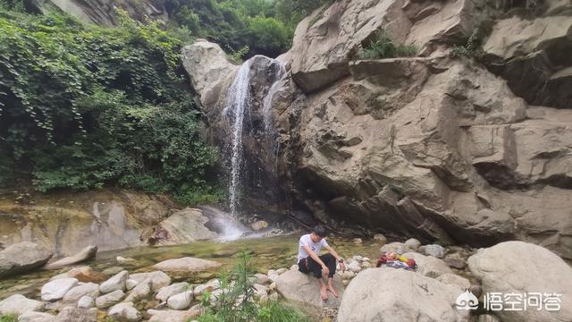 在国内众多旅游景点中，你觉得哪里最适合炎热的夏天去旅游？为什么？