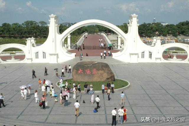 父母亲7月份想去哈尔滨玩，有哪些好玩的地方可以推荐的？