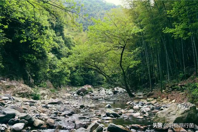 想去宁波玩，能否推荐几个好玩的、人气旺的地方？