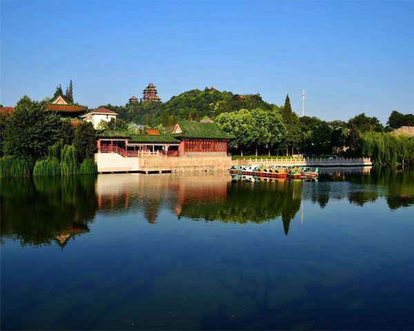 中秋节全家去南京旅游，有什么好地方推荐？