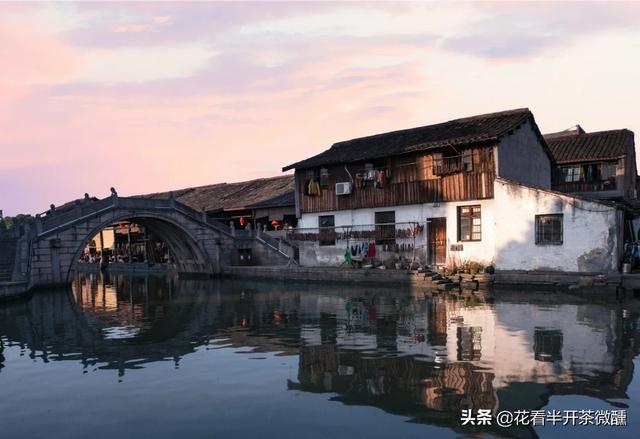 去哪里旅游过年比较有年味气氛？