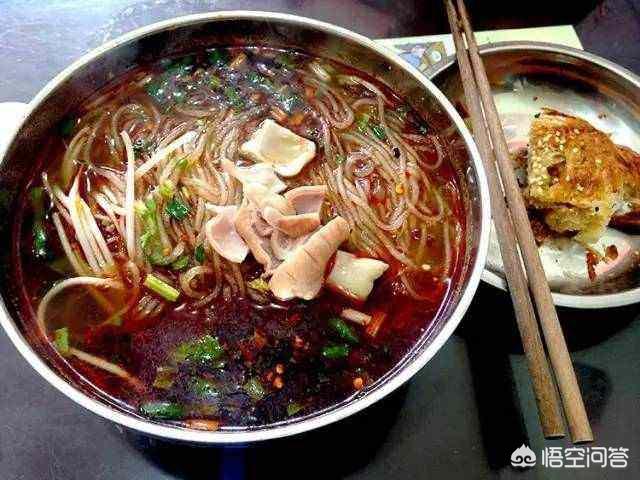 国庆假期，准备在成都和周边游玩，有什么美食和景点可以推荐？