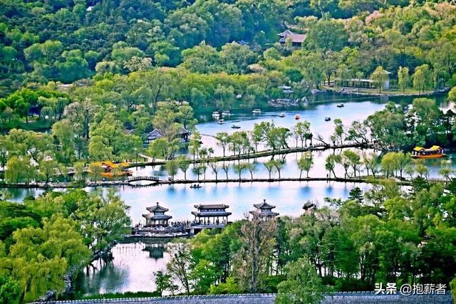 夏天热有没有人去承德曾经乾隆皇帝所建造的避暑山庄游玩呀？