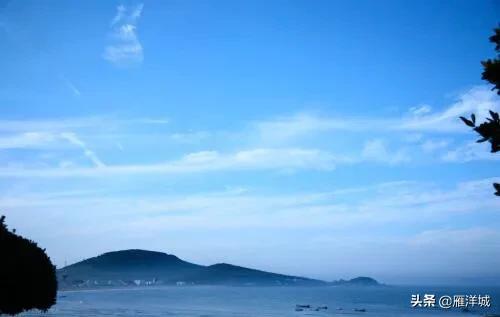 父母一直想去海边旅游，有哪些城市比较推荐一家人去呢？