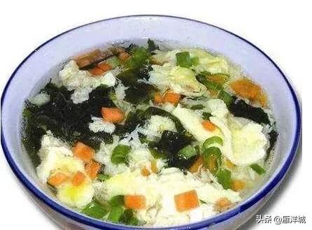 父母一直想去海边旅游，有哪些城市比较推荐一家人去呢？