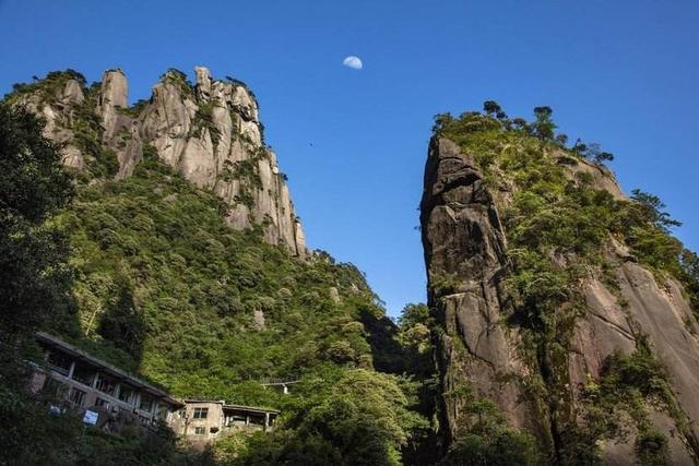 在江西省内夏天适合去哪旅游？