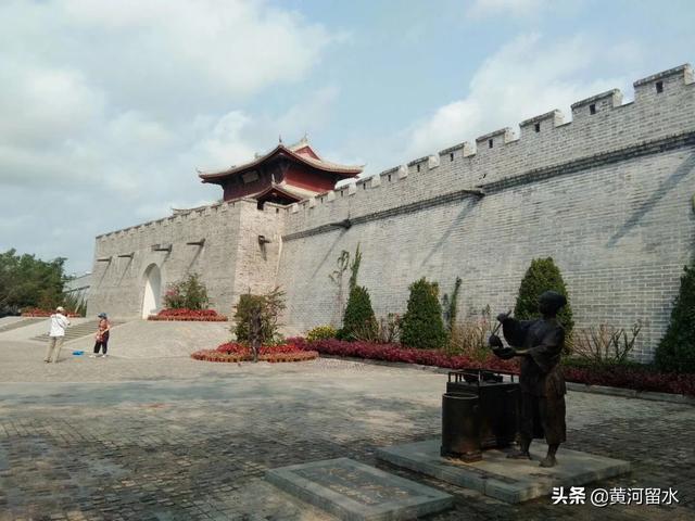 疫情结束后，我们准备去三亚旅游，有什么好的攻略建议吗？