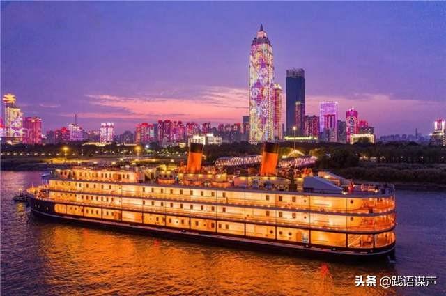 高考后准备和同学去武汉旅游，有什么建议，四五个女孩子，坐标魔都？