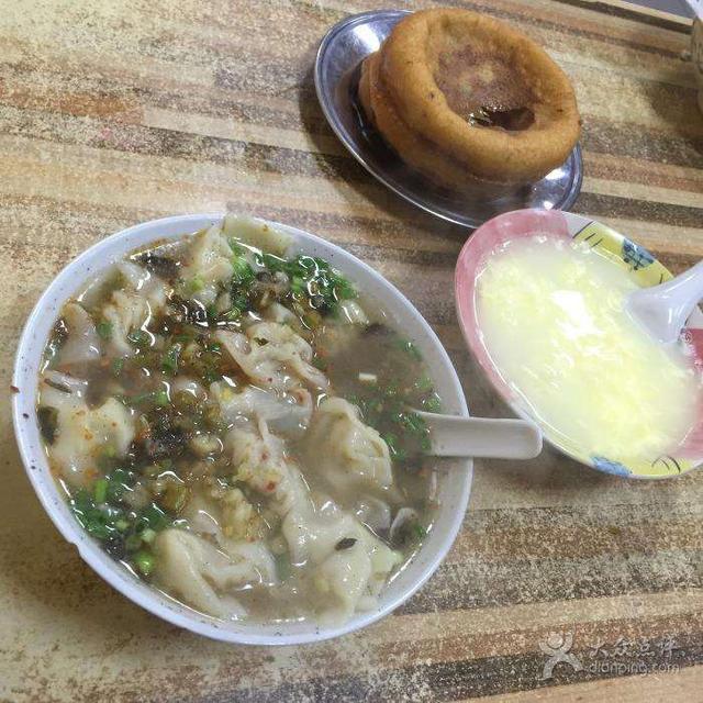 周末打算去武汉旅游，有什么风景和美食值得感受一下？