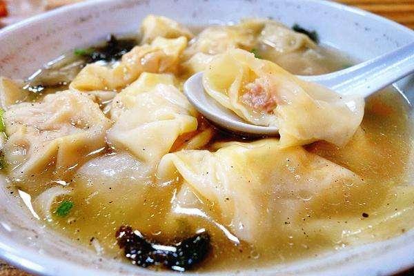 周末打算去武汉旅游，有什么风景和美食值得感受一下？