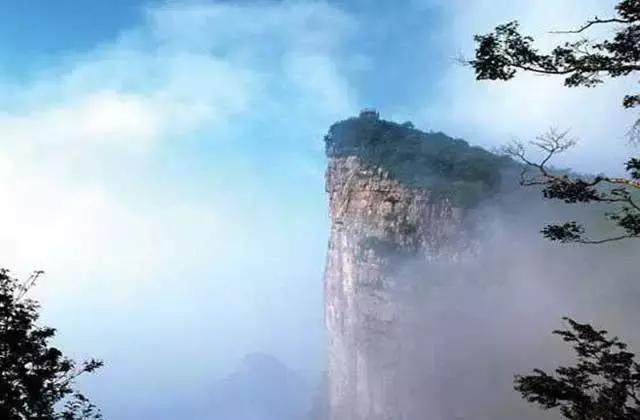 张家界的秋天美吗？有什么不错的旅游攻略？