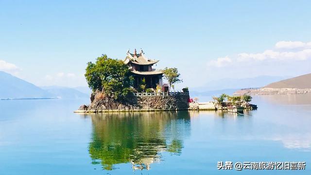 七八月份是夏季暑假，适合情侣旅游的地方有哪些？